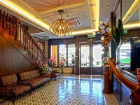 Islander Lodge by LWE