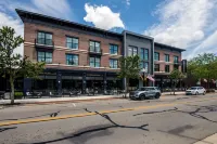 Hotel Versailles Hotels in Newberry Township
