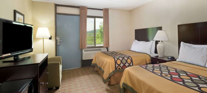 Super 8 by Wyndham White River Junction Hotels in Windsor County