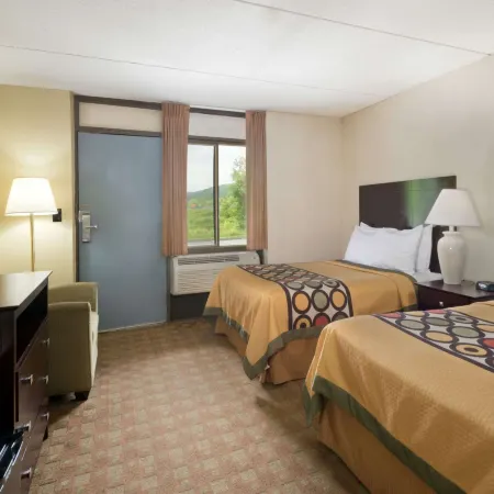 Super 8 by Wyndham White River Junction