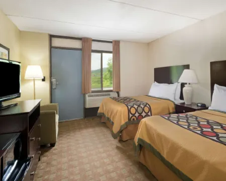 Super 8 by Wyndham White River Junction Hotels in Hartford