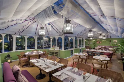 Hagia Sofia Mansions Istanbul, Curio Collection by Hilton Hotel di Istanbul