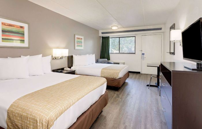 Travelodge by Wyndham College Park