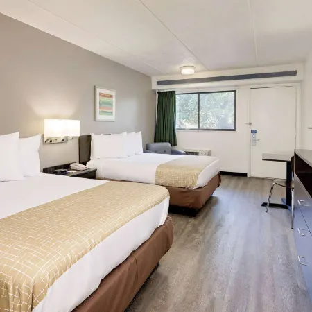 Travelodge by Wyndham College Park