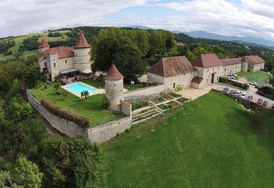 Château Chapeau Cornu-Vignieu Updated 2022 Room Price-Reviews & Deals |  Trip.com