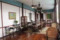 Paradores Del Castillo Hotels in Taal