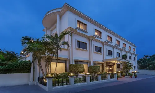 La Place Sarovar Portico Lucknow