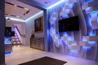 Parliament Square - Jacuzzi