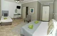 Out of Africa Guesthouse Hotels in Очиваронго