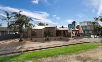 Cunningham Shore Motel