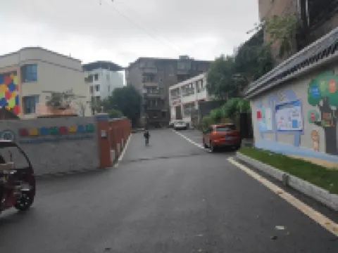 Guang'an Tianxiadao Apartment (Hongxing Road)