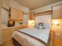The Cottages at Golden Village Palms RV Resort فنادق في San Jacinto