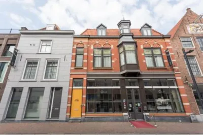Hotel Zilt Hotels near Sint Jacobskerk Vlissingen uit 1558