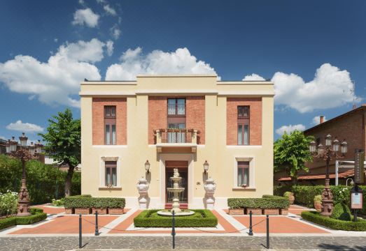 호텔 내부 전경