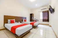 RedDoorz Plus @ Karebosi Area 2 Makassar Hotels in Bontoala