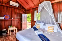 Hamueco Dive Resort Raja Ampat Hotels in Waisai