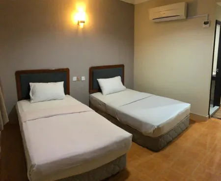 Hotel Perdana Отели в г. Limbang Division
