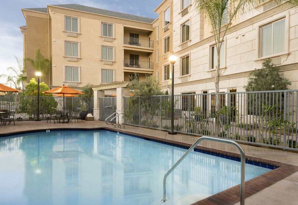 아이레스 호텔 오렌지 수영장