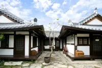 Jeonju Hanok Ihwa Gotaek Banchayougi Josik