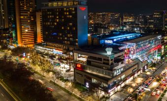 Courtyard Santiago Las Condes