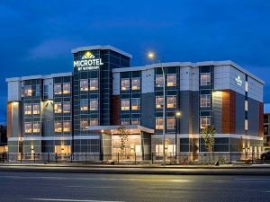 Microtel Inn & Suites by Wyndham Kelowna