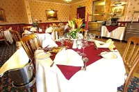 The Columbia Hotel - พร้อมอาหารเช้า