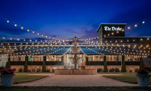 The Drake Oak Brook, Autograph Collection