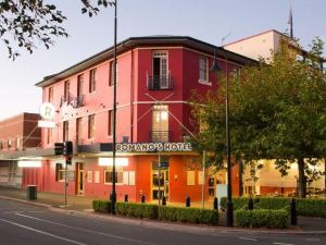 Romano's Hotel & Suites Wagga Wagga