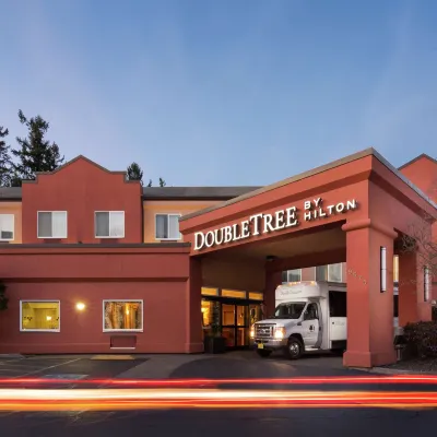 DoubleTree by Hilton Portland - Tigard Hotels near Hamilton City Park