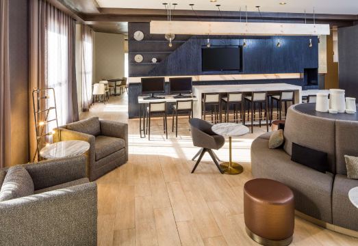 더블트리 바이 힐튼 보스턴 로건 에어포트 첼시