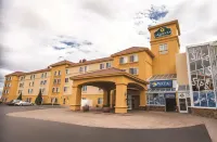 La Quinta Inn & Suites by Wyndham Rapid City ボックス・エルダーのホテル