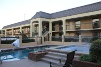 Days Inn by Wyndham Longview South - Uima-altaat