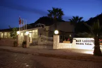 The Blue Lagoon Deluxe Hotel - Bãi đậu xe