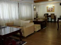 Gyelsa Boutique - Pet friendly