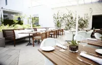 La Suite Boutique Hotel - Airport Shuttle