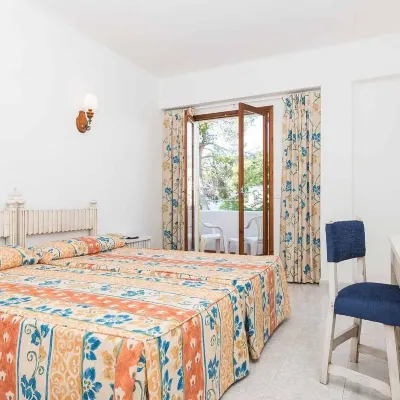 Hostal San Francisco Hotels near Playa de S'Amarador