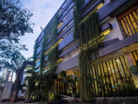 Grandmas Plus Hotel Legian