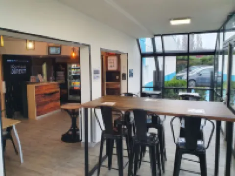 คีริยาด ไดเร็คต์ ออร์ลีองส์ - โอลิเวต - ลา ซอร์ซ โรงแรมในOlivet