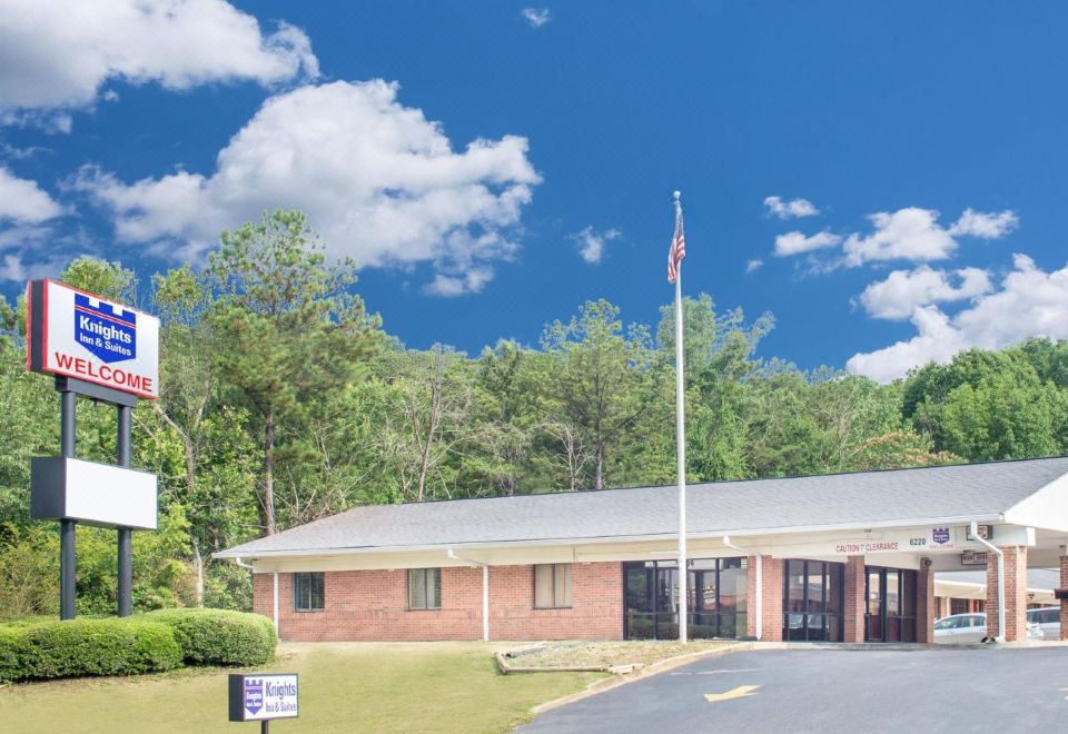 Hotel Express Anniston/Oxford - Housity
