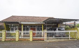 OYO Homes 90914 Eco Tourism Desa Cipada Bukit Senyum Homestay Syariah - Housity