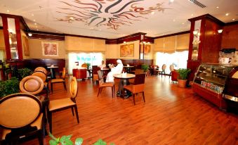 Al Bustan Tower Hotel Suites