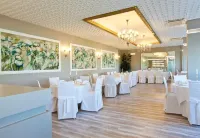 Grand Hotel Azzurra Club فنادق في Lido Adriano