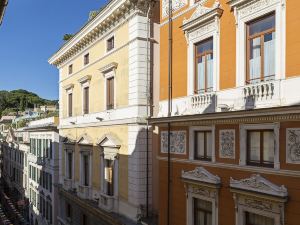 Luxury apartment in the heart of Genoa
