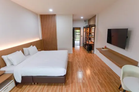 Surocha Resort Отели рядом с достопримечательностью «Wat Samakkhi Upatham»