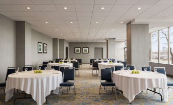 Embassy Suites by Hilton Toronto Airport