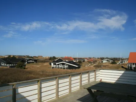 "Ute" - 200m from the Sea