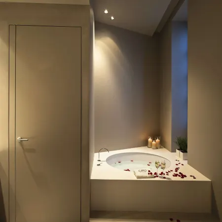 Caro Hotel