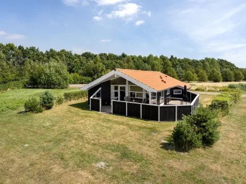 "Swanhild" - 900m from the Sea - Pysäköinti