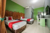 RedDoorz Syariah @ Colomadu 2 Hotel di Ngemplak