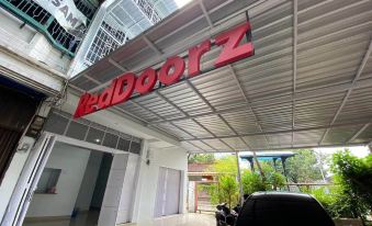 RedDoorz Near Thamrin Plaza Medan 2